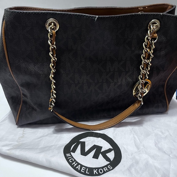 Michael Michael Kors Susannah Ladies Large Leather Tote Handbag - Picture 2 of 14